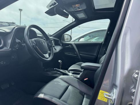 Used 2018 Toyota RAV4 SE w/ Power Extra Value Package image 12