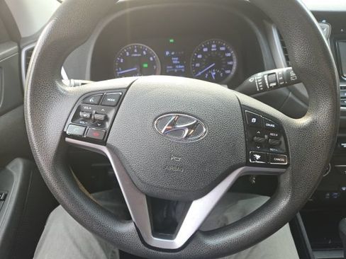 Used 2017 Hyundai Tucson SE w/ SE Popular Package 02 AWD/4WD image 4