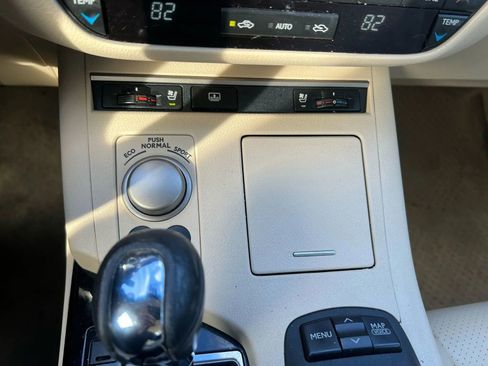 Used 2013 Lexus ES 300h w/ Luxury Pkg image 19