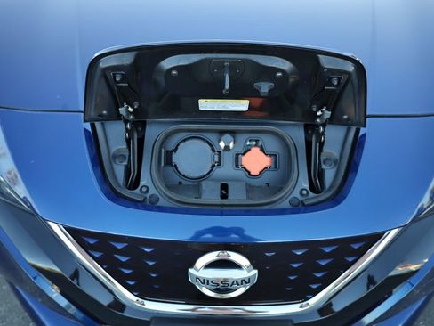 Used 2019 Nissan Leaf SV w/ Protection Package image 31