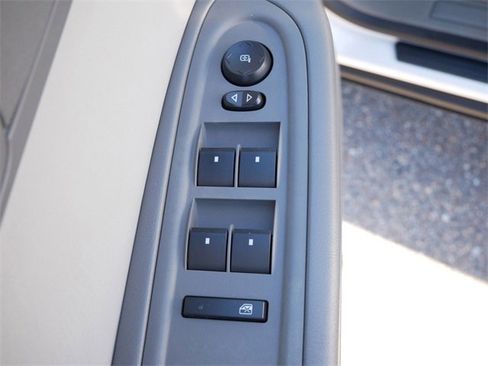 Used 2016 GMC Acadia SLE image 15