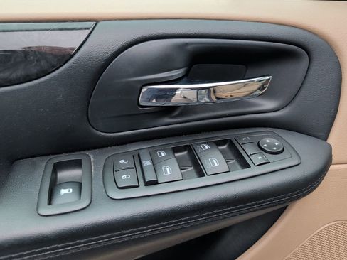 Used 2015 Dodge Grand Caravan SXT w/ UConnect Hands-Free Group image 10