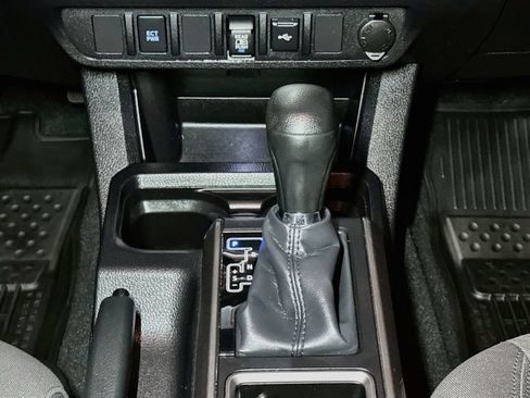 Used 2023 Toyota Tacoma SR5 w/ Black Out Package (TMS) AWD/4WD image 33