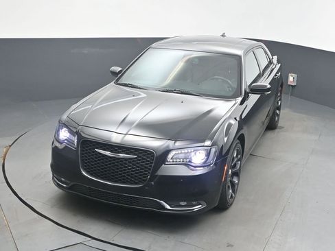 Used 2020 Chrysler 300 S w/ 300S Premium Group image 32