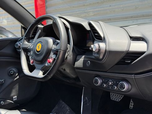 Used 2016 Ferrari 488 GTB RWD image 33