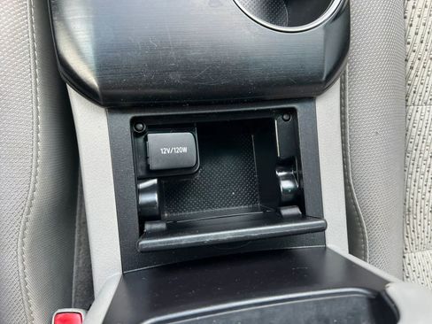 Used 2014 Toyota Camry LE image 21