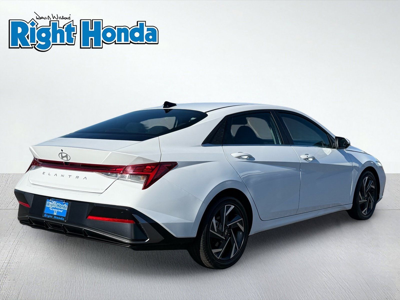 Used 2025 Hyundai Elantra SEL FWD image 8