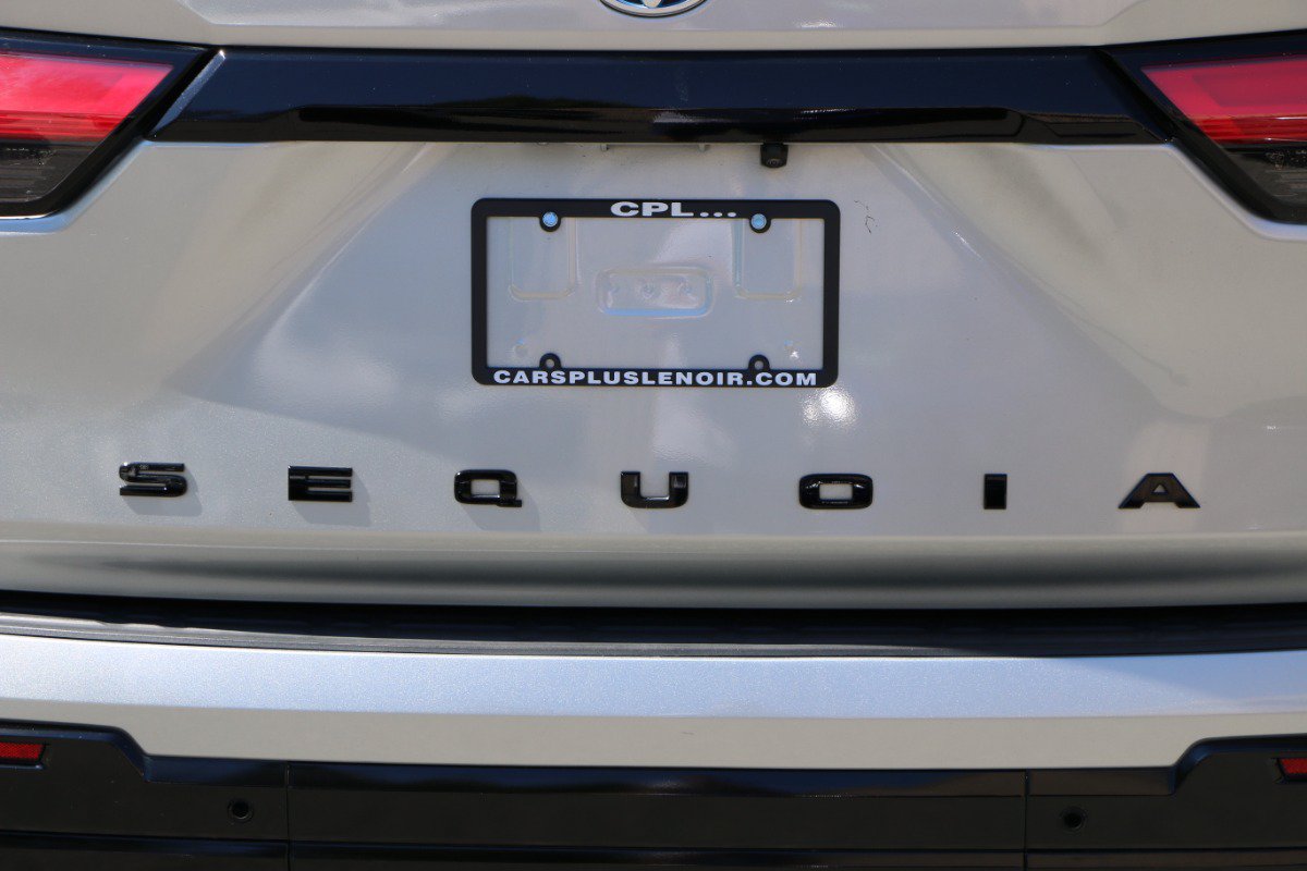 Used 2023 Toyota Sequoia Platinum AWD/4WD image 5