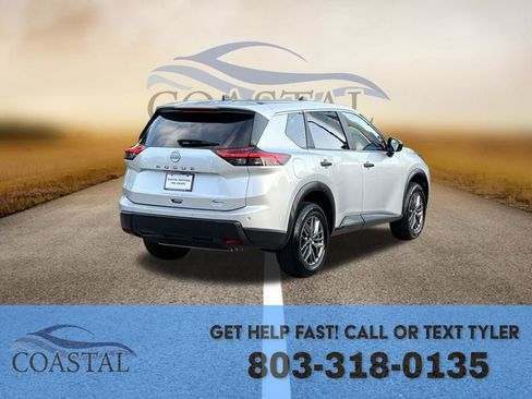 Used 2024 Nissan Rogue S image 11