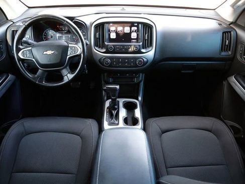 Used 2017 Chevrolet Colorado LT w/ LT Convenience Package image 2