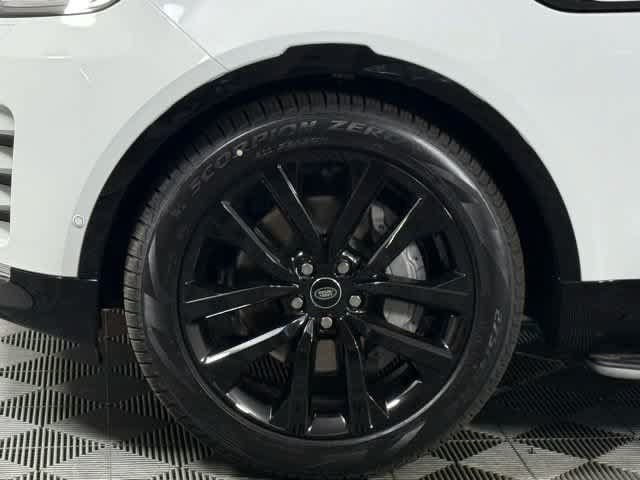 Used 2026 Land Rover Discovery Dynamic SE AWD/4WD image 13