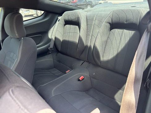 Used 2018 Ford Mustang Coupe RWD image 10