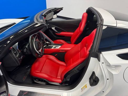 Used 2019 Chevrolet Corvette Z06 RWD image 14