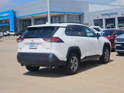 Used 2024 Toyota RAV4 XLE FWD image 7
