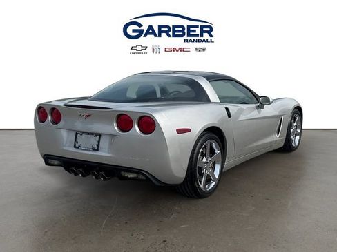 Used 2007 Chevrolet Corvette Coupe w/ Preferred Equipment Group RWD image 5