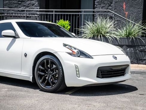 Used 2013 Nissan 370Z Coupe RWD image 32