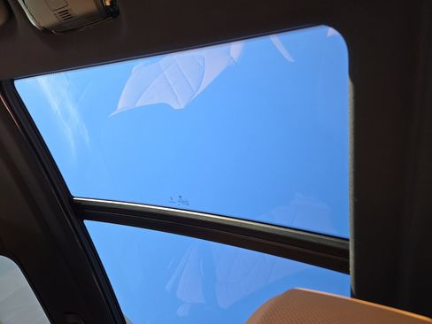 Used 2026 BMW X5 xDrive40i w/ Premium Package image 14