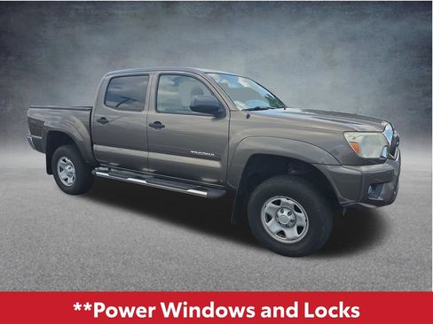 Used 2015 Toyota Tacoma PreRunner w/ SR5 Package RWD image 3