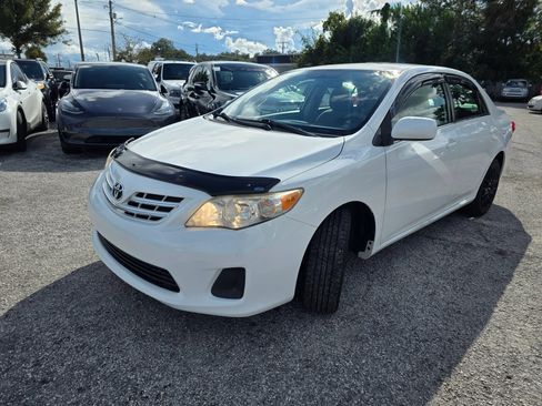 Used 2013 Toyota Corolla LE FWD image 3