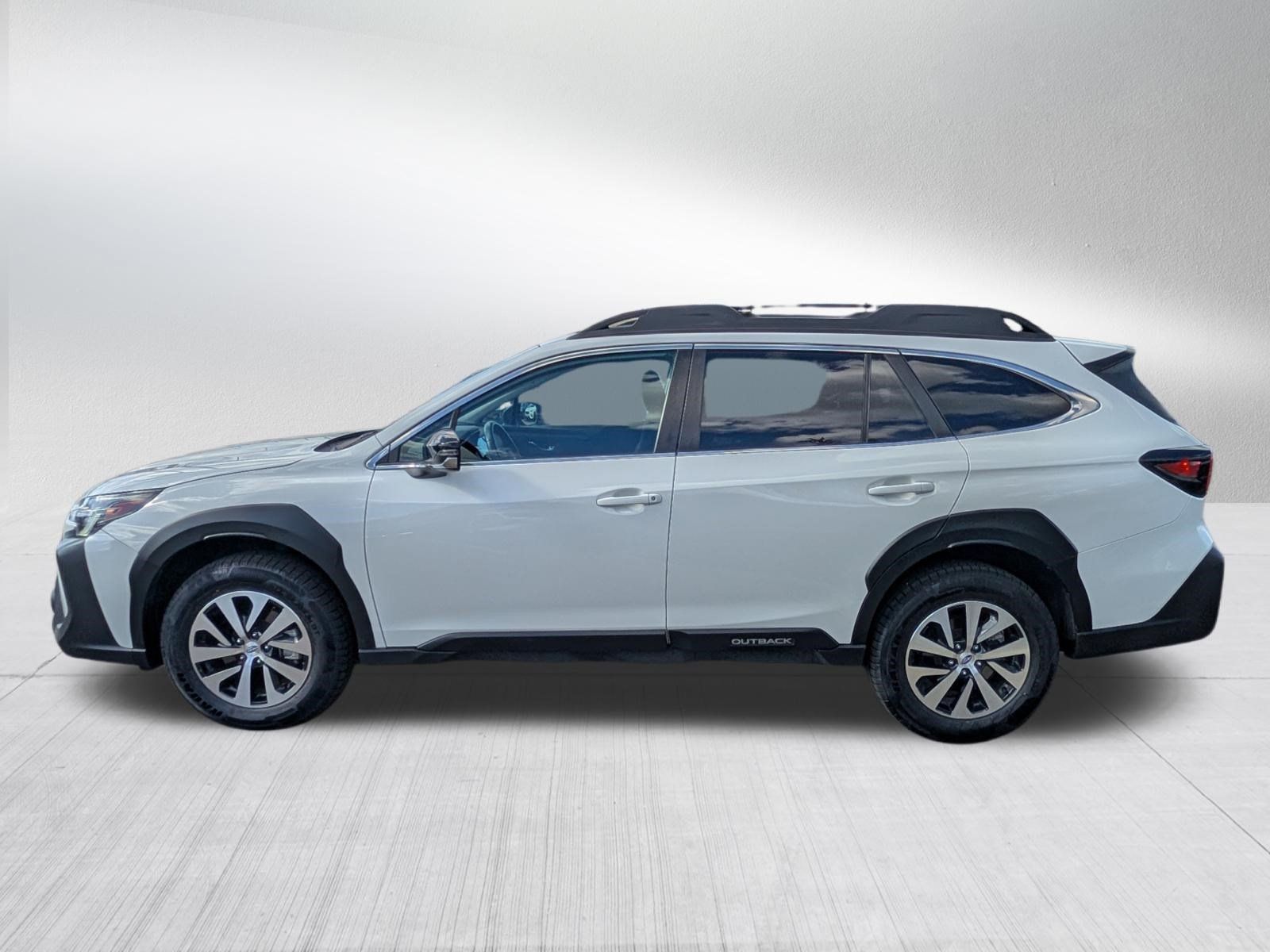 Used 2025 Subaru Outback Premium AWD/4WD image 4