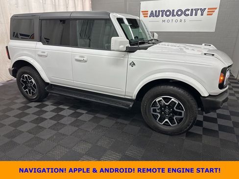 Used 2025 Ford Bronco Outer Banks AWD/4WD image 1