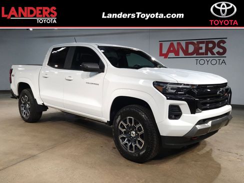 Used 2025 Chevrolet Colorado Z71 AWD/4WD image 1