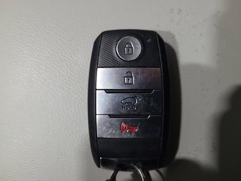 Used 2017 Kia Sorento SX image 32