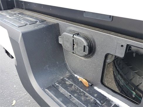 New 2026 Toyota Tacoma SR5 image 7