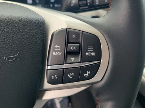 Used 2025 Ford Explorer Active w/ Active Comfort Package RWD image 22