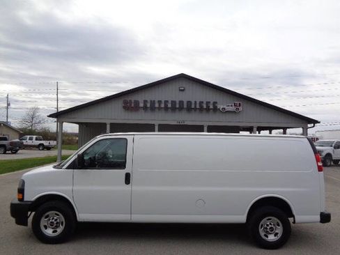 Used 2023 GMC Savana 2500 Extended w/ Driver Convenience Package image 2