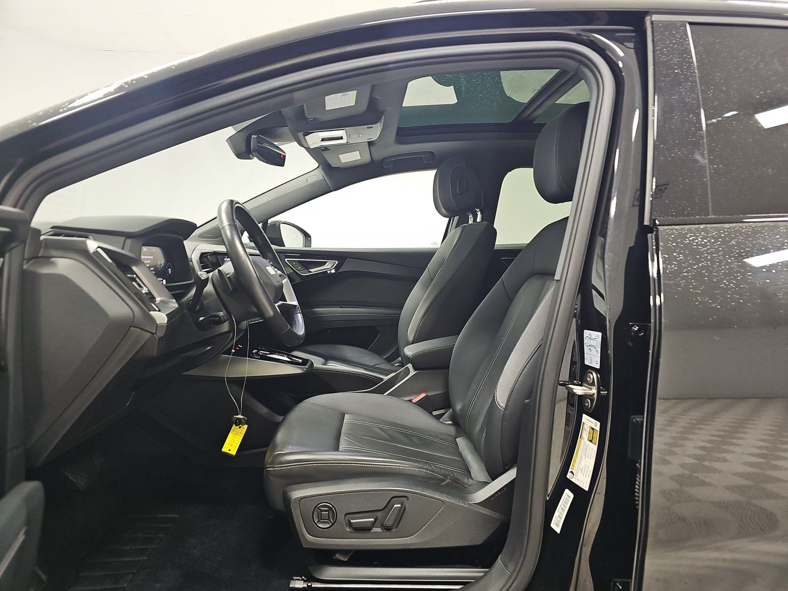 Used 2023 Audi Q4 e-tron Prestige w/ Black Optic Package AWD/4WD image 7