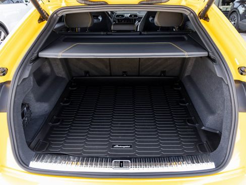 Used 2024 Lamborghini Urus Performante image 42