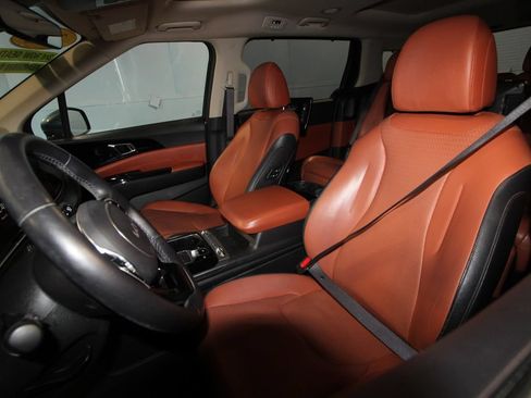 Used 2022 Kia Carnival SX Prestige FWD image 4