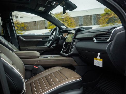 New 2026 GMC Acadia Denali Ultimate w/ LPO, Floor Liner Package image 11