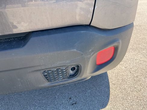 Used 2018 Jeep Renegade Latitude w/ Popular Equipment Group image 17