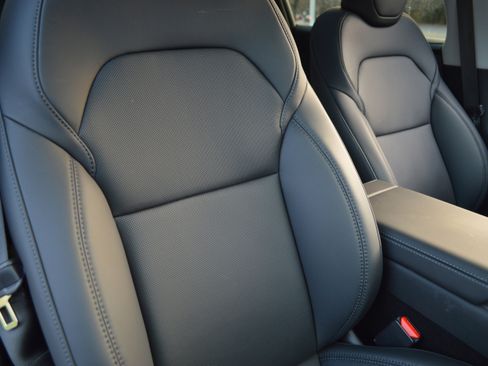 Used 2026 Tesla Model Y 2WD image 40