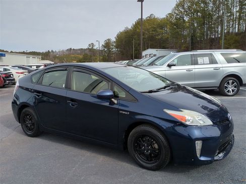 Used 2015 Toyota Prius Four image 2