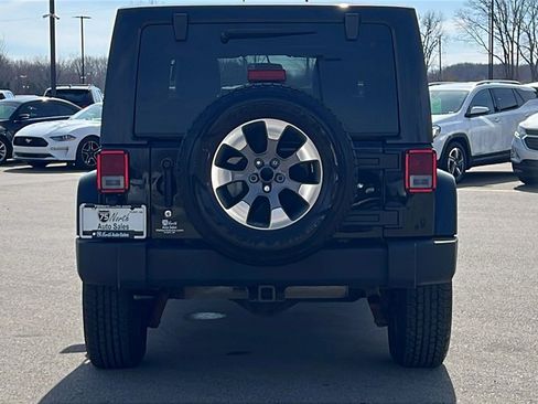 Used 2014 Jeep Wrangler Unlimited Rubicon w/ Dual Top Group image 39