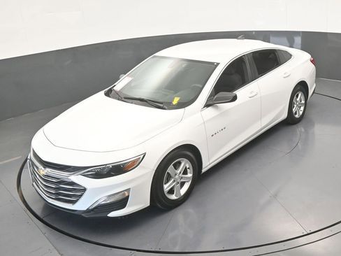 Used 2022 Chevrolet Malibu LS image 39