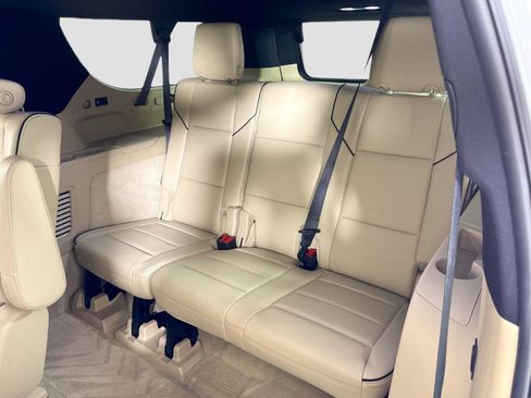 Used 2024 Cadillac Escalade ESV Premium Luxury w/ Performance Package AWD/4WD image 29