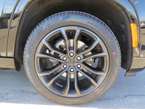 New 2026 Jeep Grand Wagoneer Summit w/ Rear Seat Video Group I image 10