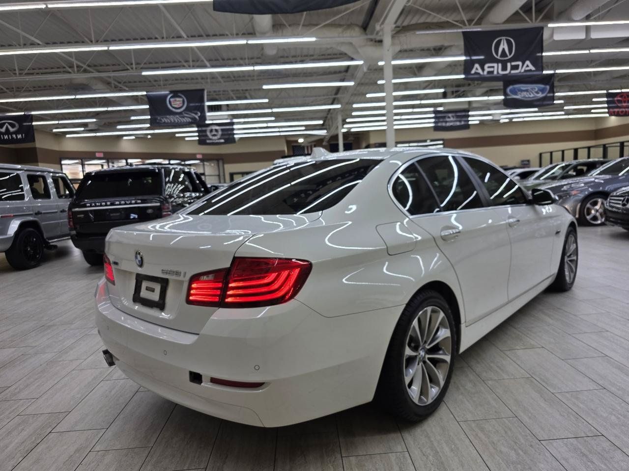 Used 2016 BMW 528i xDrive Sedan AWD/4WD image 6