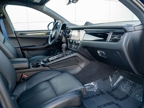 Certified 2024 Porsche Macan AWD/4WD image 26