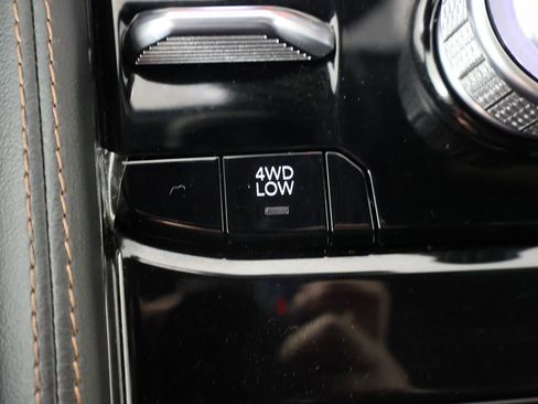 Used 2023 Jeep Grand Cherokee Summit AWD/4WD image 54