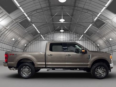 Used 2019 Ford F250 Lariat w/ Lariat Value Package AWD/4WD image 6