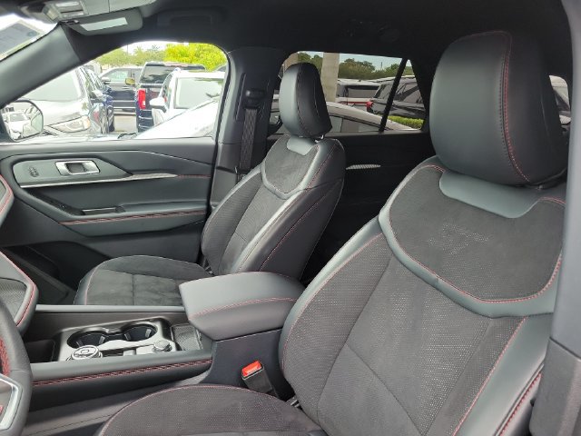 Used 2026 Ford Explorer ST RWD image 9