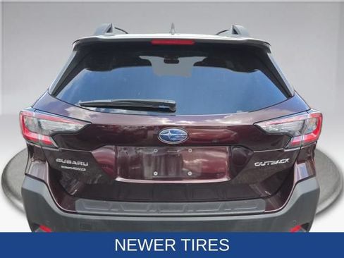 Used 2025 Subaru Outback Limited AWD/4WD image 10