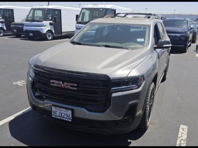 Used 2023 GMC Acadia SLE w/ Driver Convenience Package