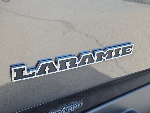 Used 2025 RAM 1500 Laramie AWD/4WD image 6