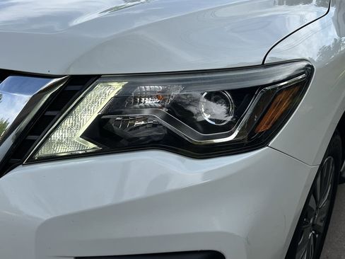 Used 2020 Nissan Pathfinder SL image 57